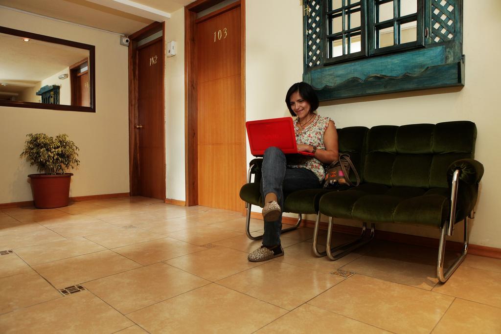 Hostal Capri Quito Exteriör bild
