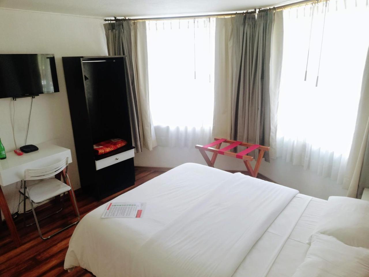 Hostal Capri Quito Exteriör bild